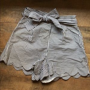 High waisted striped scallop shorts